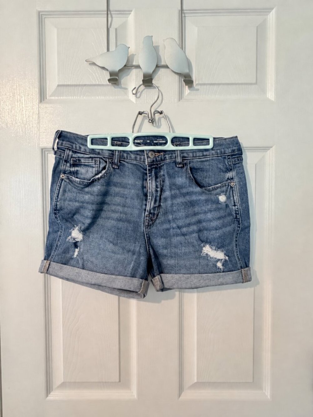 Old Navy Mid-Rise Boyfriend Denim Shorts Size 10 Distressed